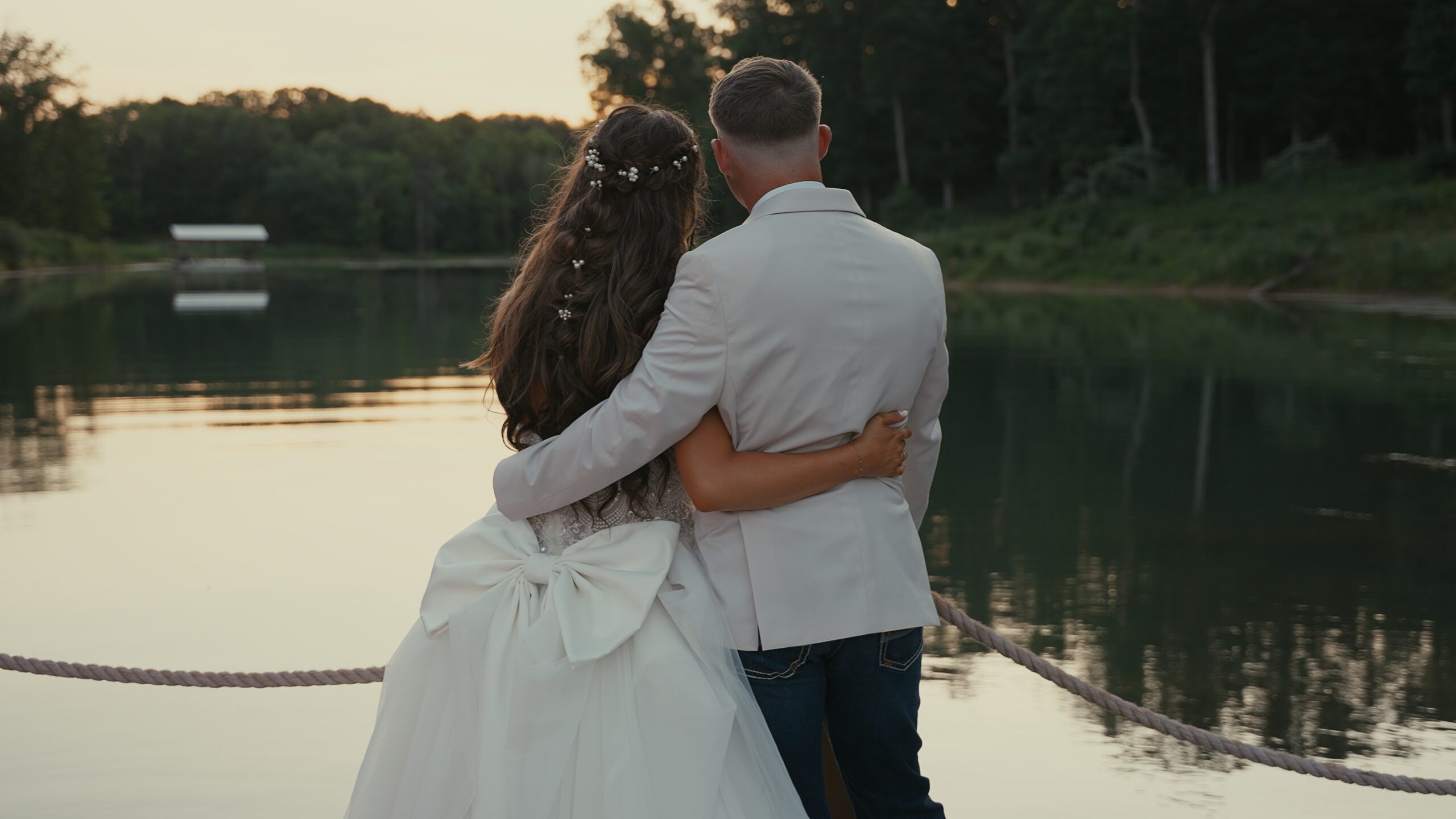 Maisie + Zaccary Sneak Peek CUT v01_01_01_17_01